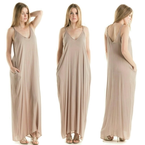 Dresses & Skirts - Bohemian V-Neckline Maxi Dress